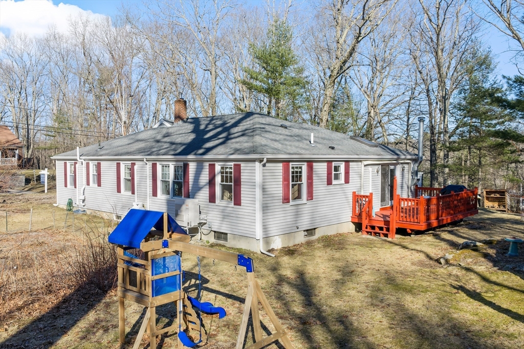 17 Siani Road Leicester, MA 01542 - Photo 27 of 28