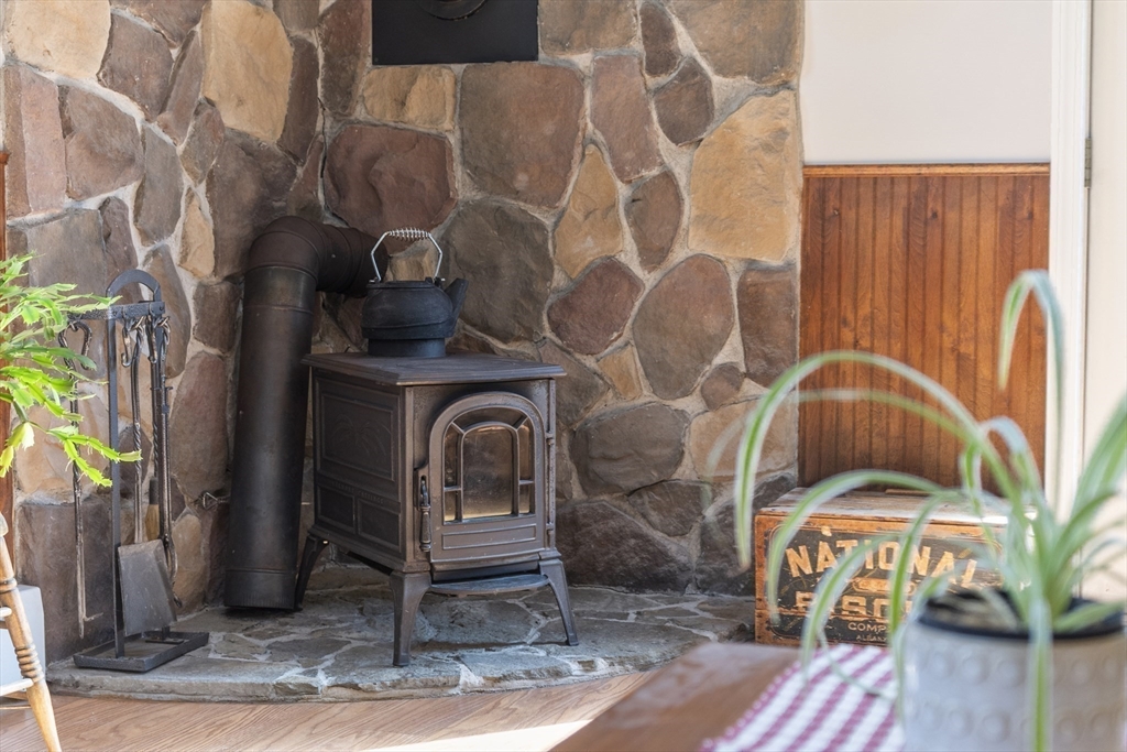 17 Siani Road Leicester, MA 01542 - Photo 7 of 28