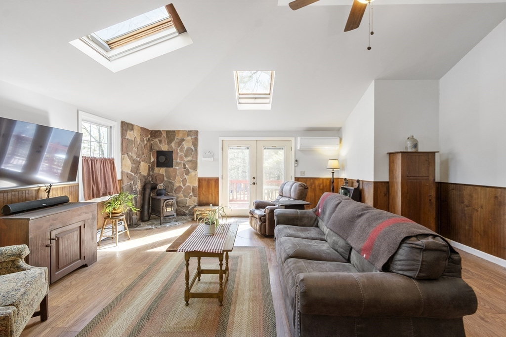 17 Siani Road Leicester, MA 01542 - Photo 8 of 28