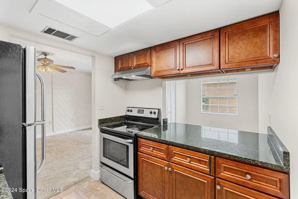 $1,200 | 132 Bristol Court, Melbourne, FL 32935