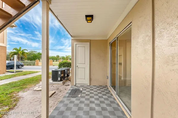 $1,200 | 132 Bristol Court, Melbourne, FL 32935