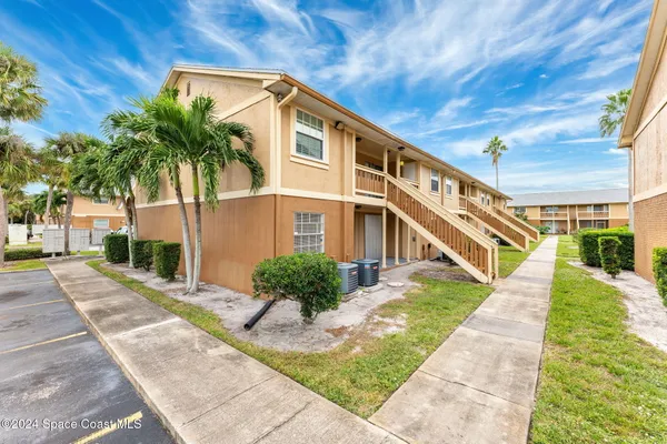 $1,200 | 132 Bristol Court, Melbourne, FL 32935