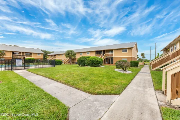 $1,200 | 132 Bristol Court, Melbourne, FL 32935