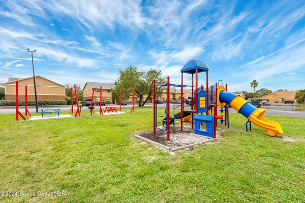 $1,200 | 132 Bristol Court, Melbourne, FL 32935