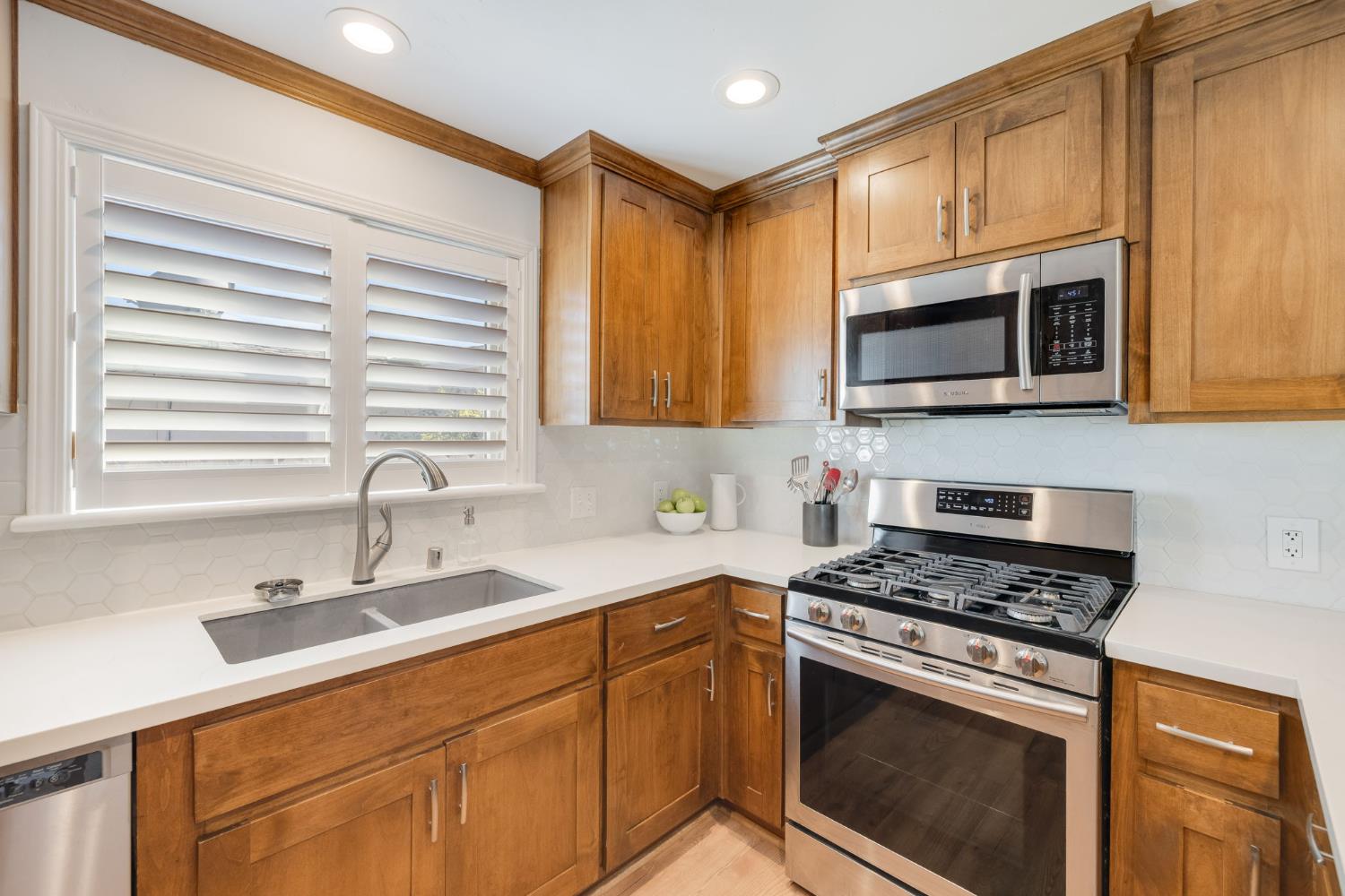 5573 Butano Way Rocklin, CA 95677 - Photo 8 of 56