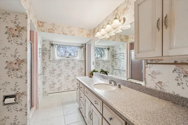 $665,000 | 214 Hancock Avenue, Lake Bluff, IL 60044