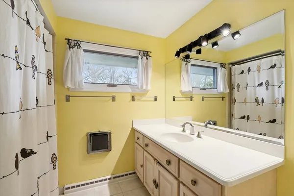 $665,000 | 214 Hancock Avenue, Lake Bluff, IL 60044