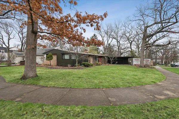 $665,000 | 214 Hancock Avenue, Lake Bluff, IL 60044
