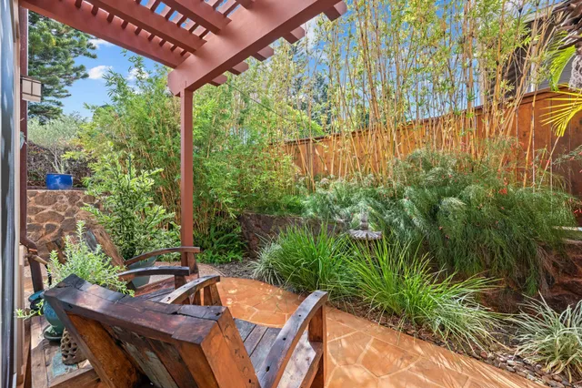 $2,888,000 | 17 Kahana Ridge Place, Lahaina, HI 96761