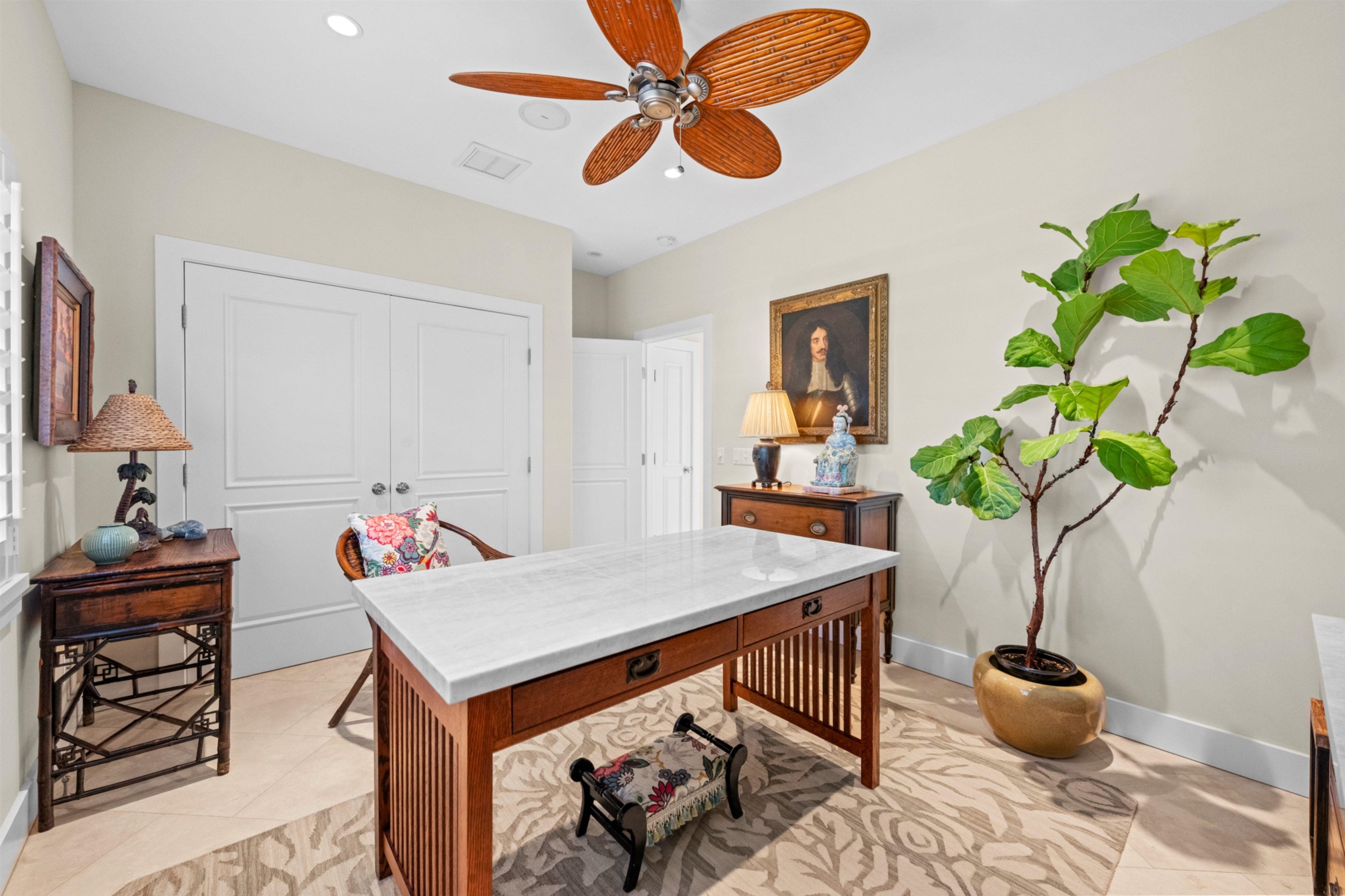 17 Kahana Ridge Place Lahaina, HI 96761 - Photo 41 of 50 a view of a workspace with furniture