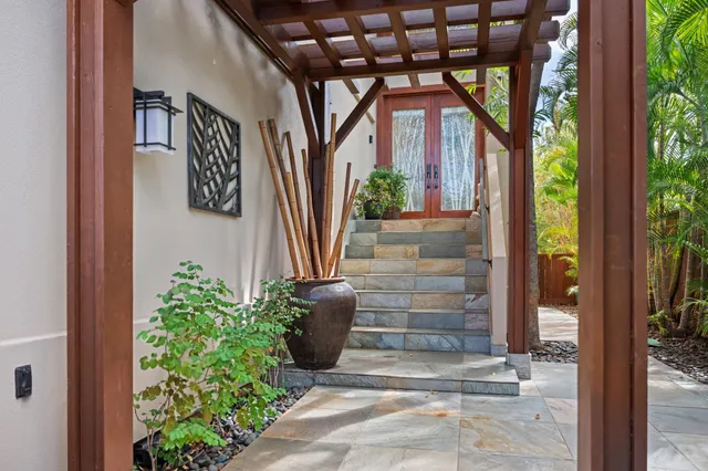 $2,888,000 | 17 Kahana Ridge Place, Lahaina, HI 96761