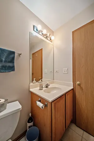 $289,900 | 1702 Fieldstone Drive North, Shorewood, IL 60404