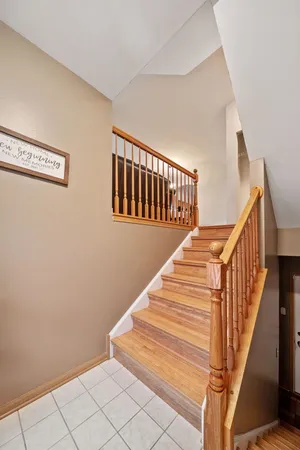 $289,900 | 1702 Fieldstone Drive North, Shorewood, IL 60404