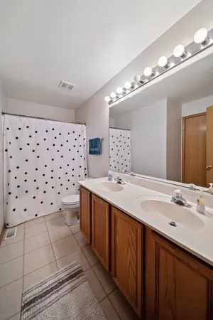 $289,900 | 1702 Fieldstone Drive North, Shorewood, IL 60404