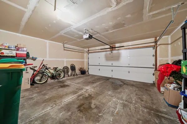 $289,900 | 1702 Fieldstone Drive North, Shorewood, IL 60404