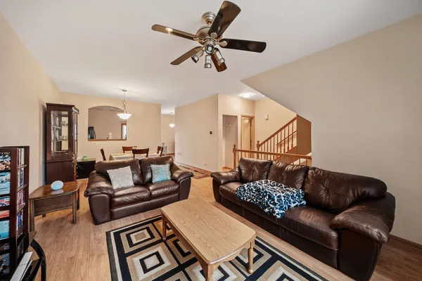 $289,900 | 1702 Fieldstone Drive North, Shorewood, IL 60404