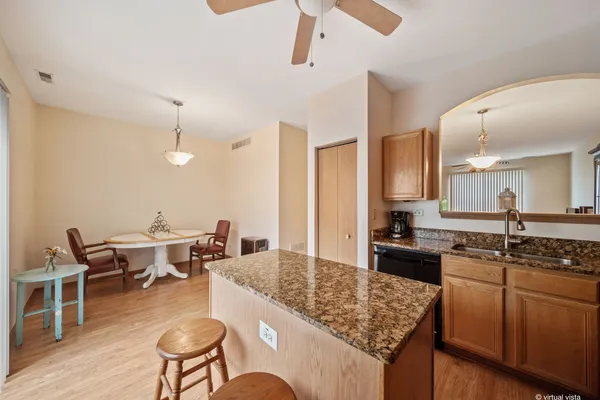 $289,900 | 1702 Fieldstone Drive North, Shorewood, IL 60404