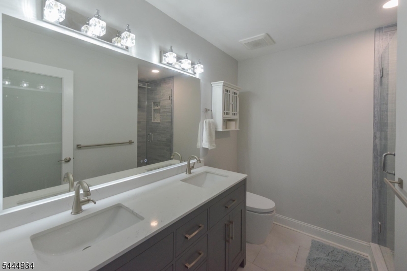 308 Federal Hill Road, Unit 308 Pompton Lakes, NJ 07442 - Photo 19 of 28