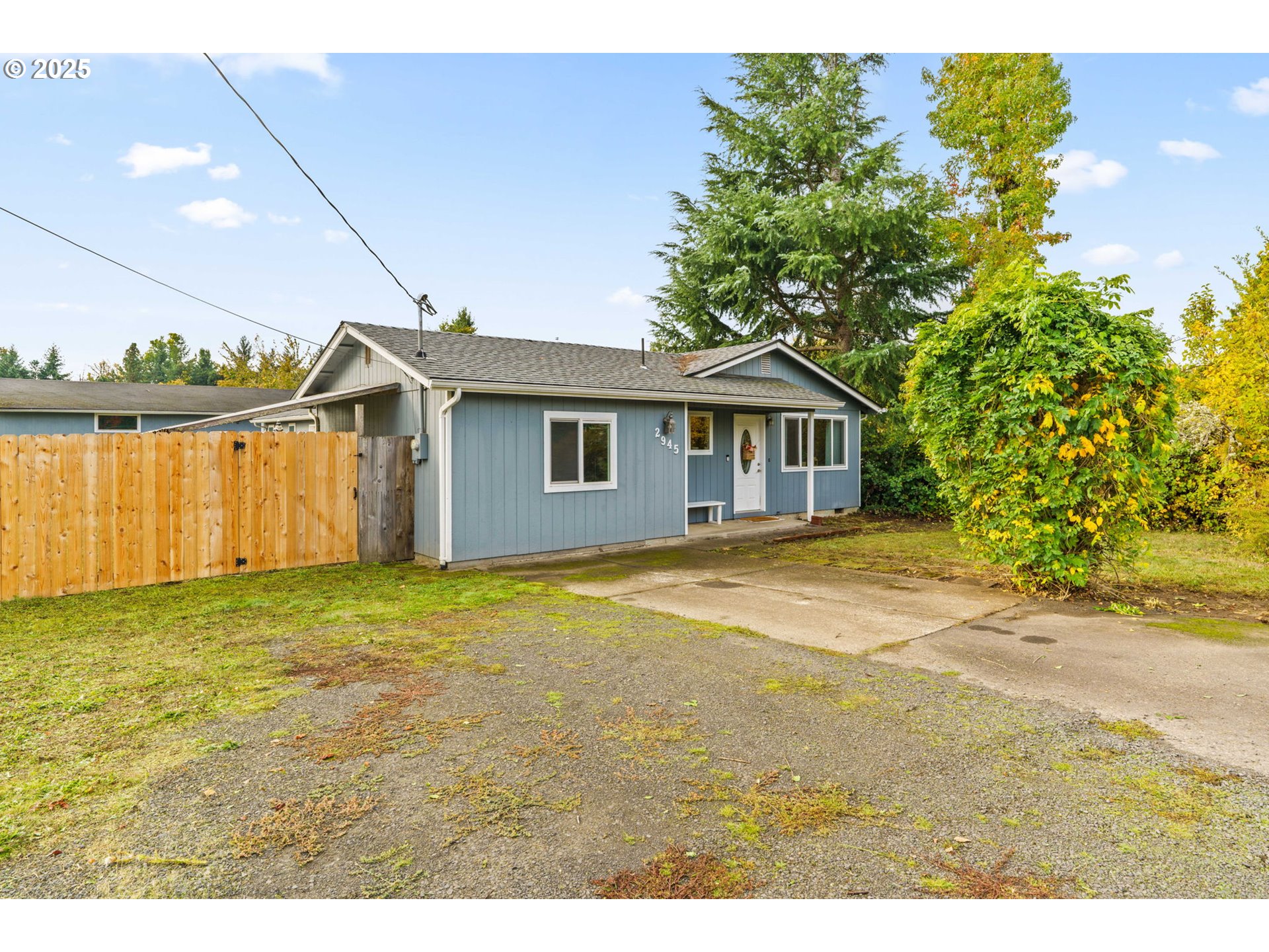 2945 Hayden Bridge Road Springfield, OR 97477 - Photo 44 of 46 a house with a outdoor space