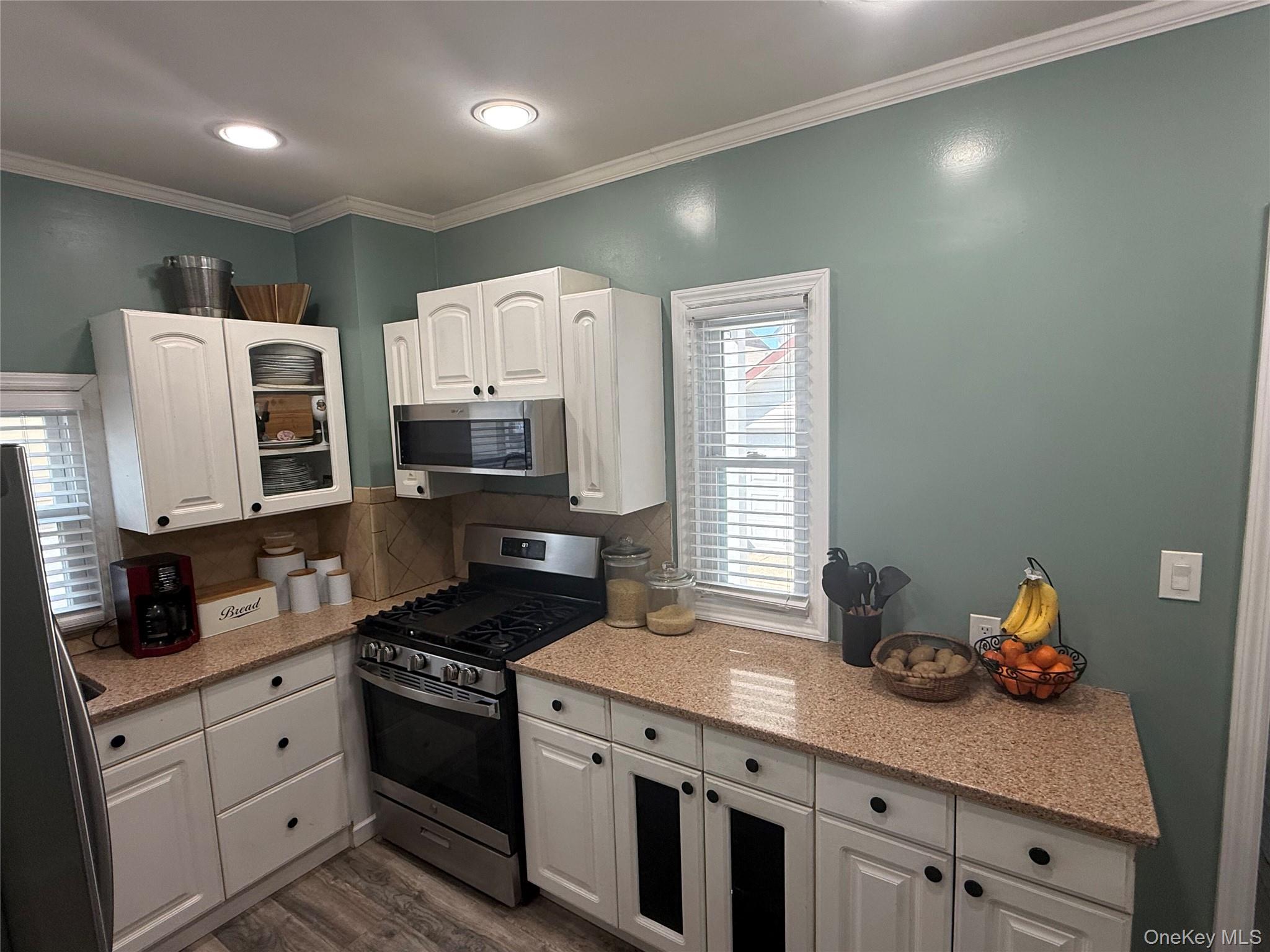 43 Dewitt Street Valley Stream, NY 11580 - Photo 13 of 40