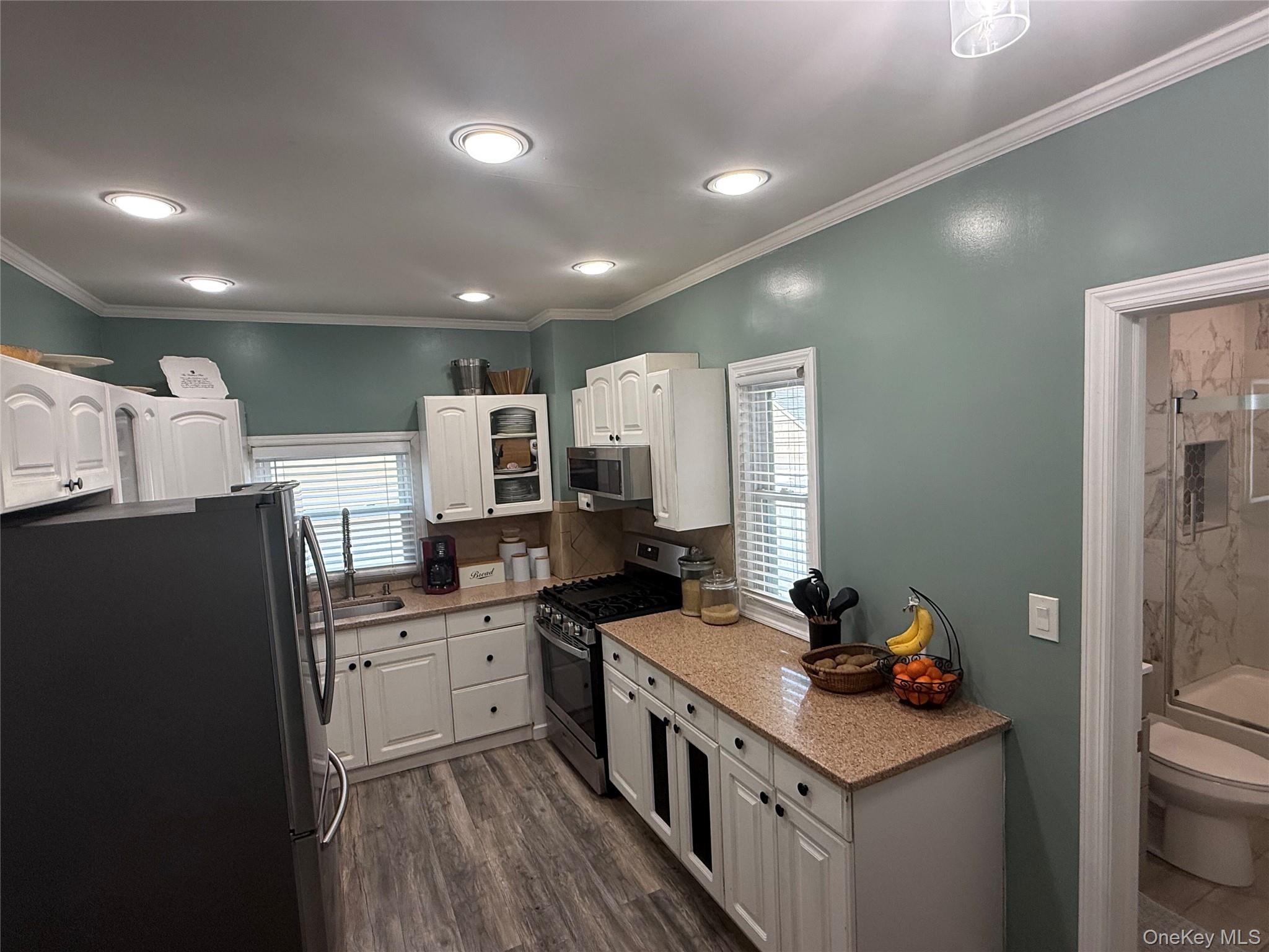 43 Dewitt Street Valley Stream, NY 11580 - Photo 14 of 40