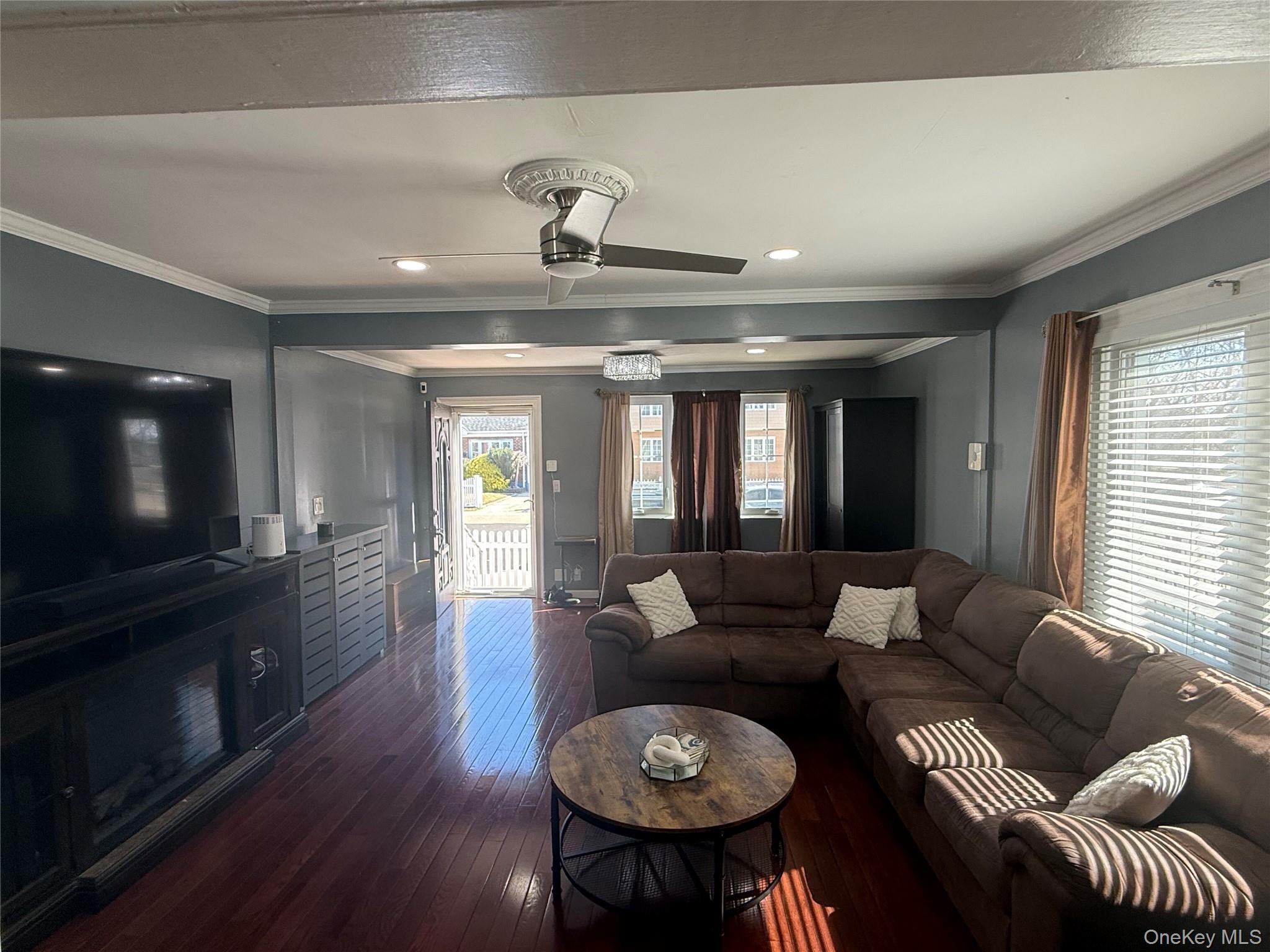 43 Dewitt Street Valley Stream, NY 11580 - Photo 6 of 40