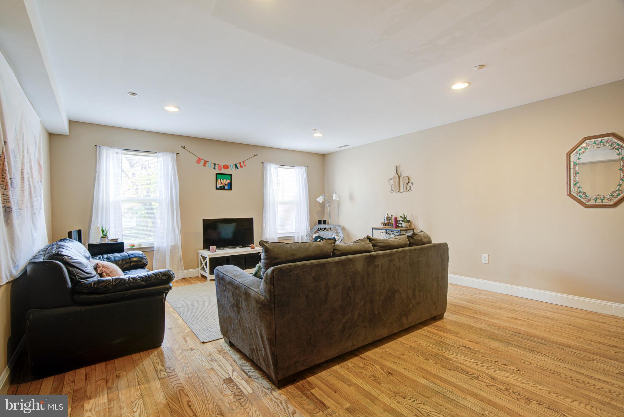 1912 North 18th Street Philadelphia, PA 19121 - Photo 22 of 38 Unit B living room