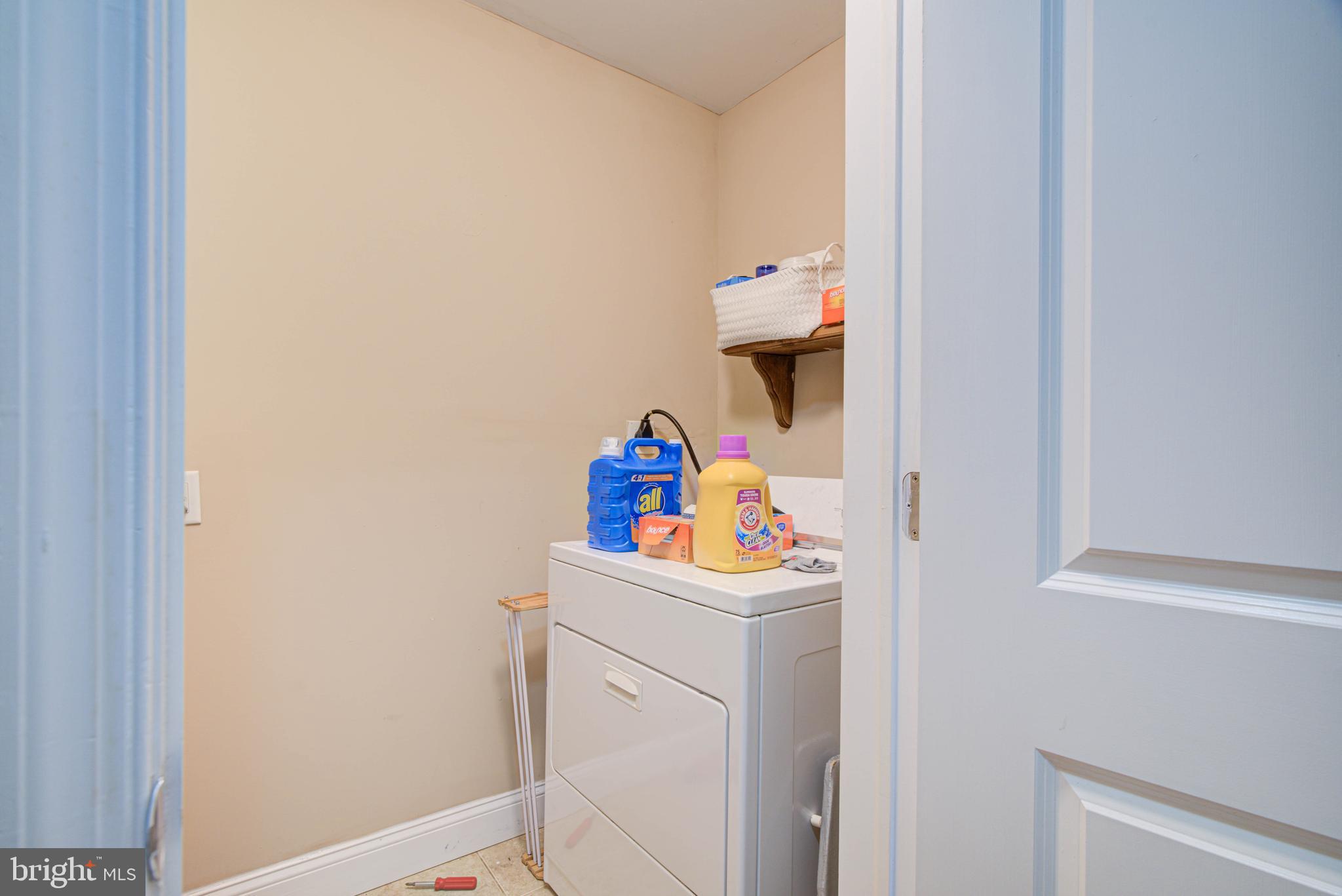 1912 North 18th Street Philadelphia, PA 19121 - Photo 33 of 38 Unit B laundry room