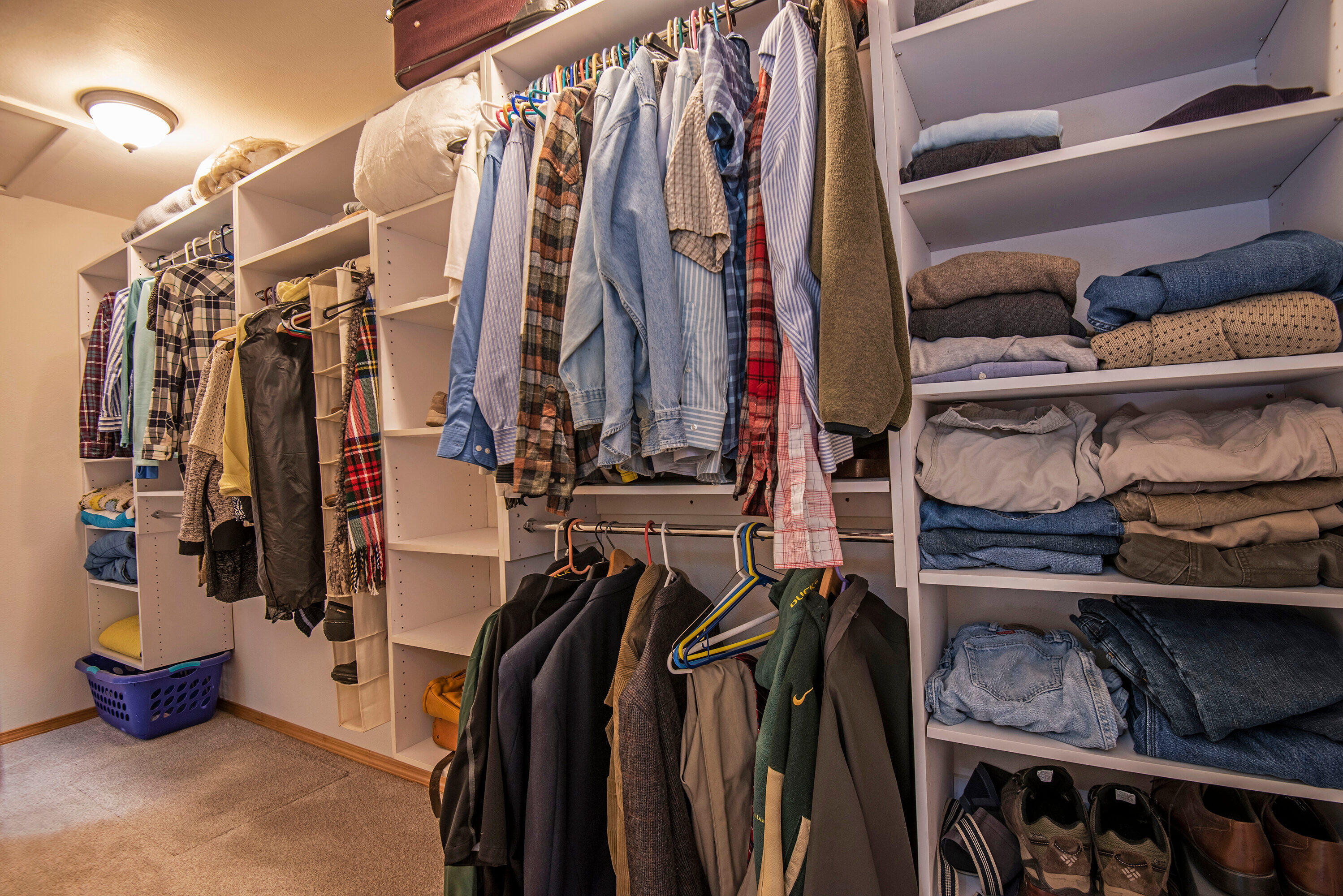 17247 Bakersfield Road Bend, OR 97707 - Photo 16 of 32 Master closet