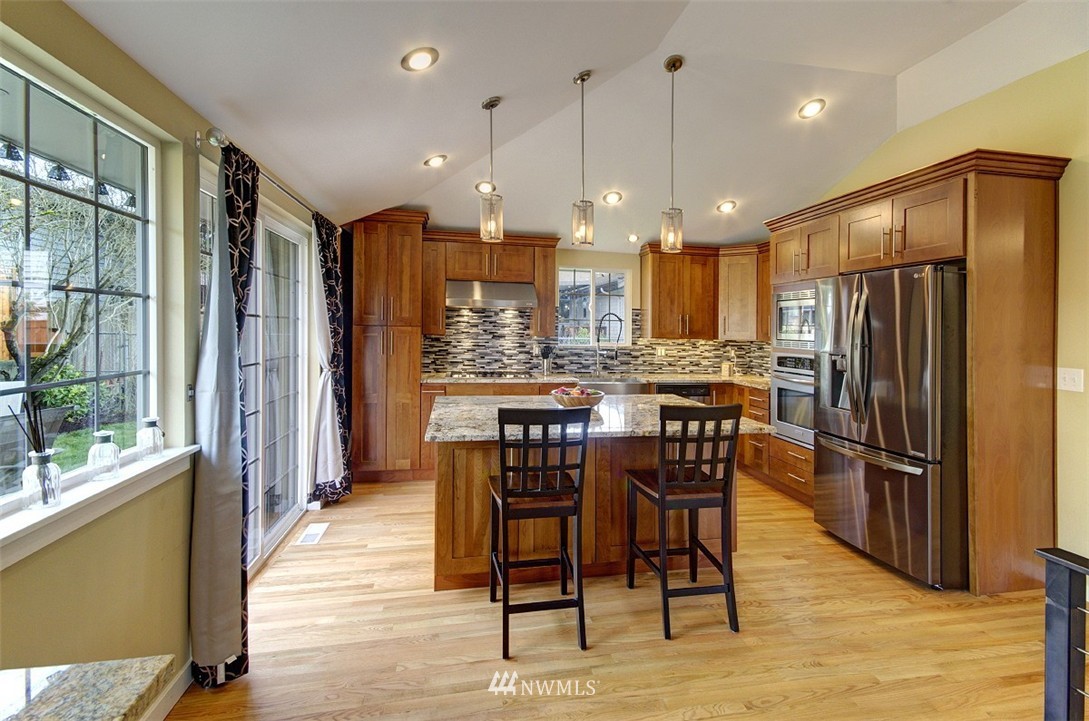 10504 Northeast 194th Street Bothell, WA 98011 - Photo 8 of 20