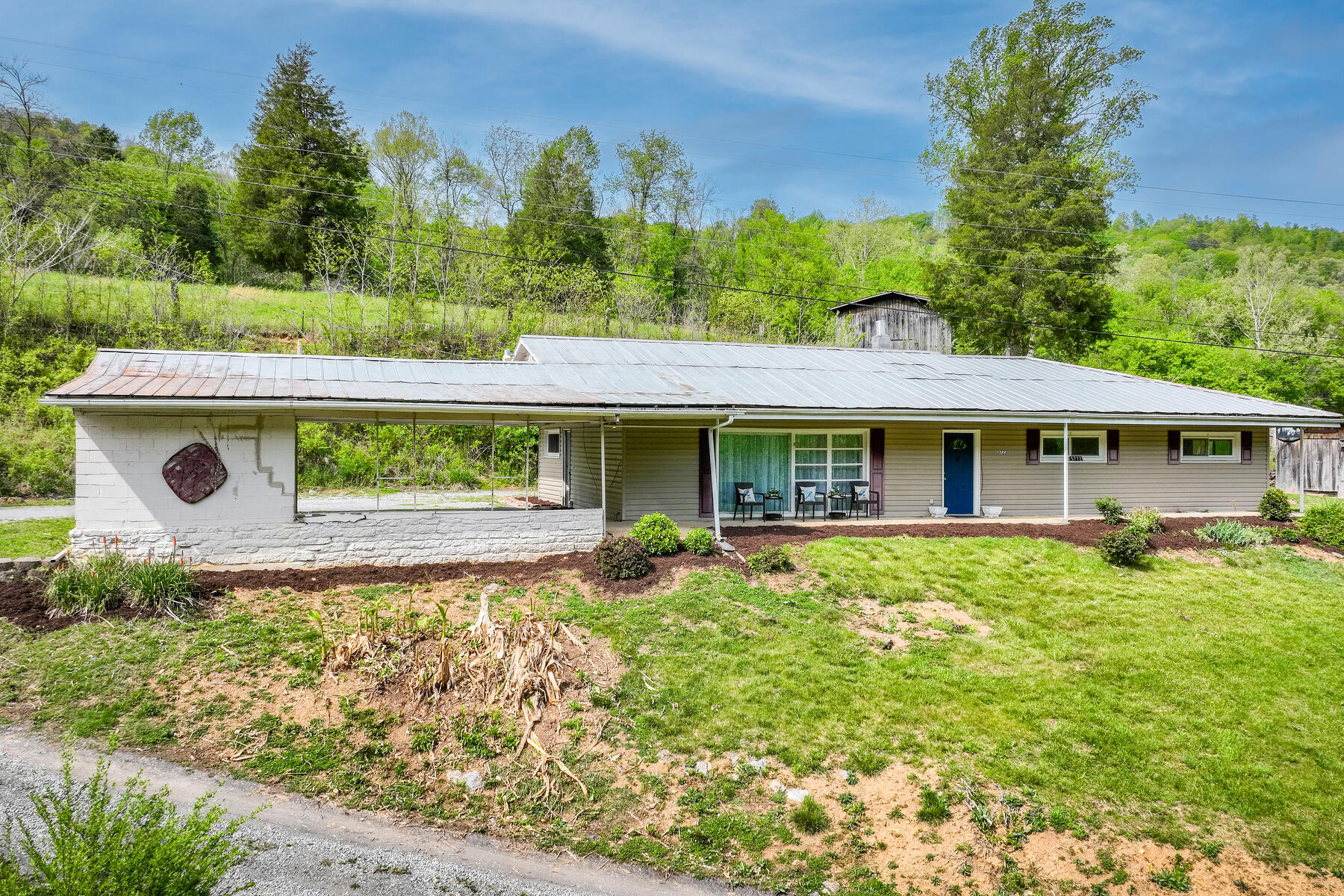 5772 Daniel Boone Road Gate City, VA 24251 - Photo 2 of 34 2