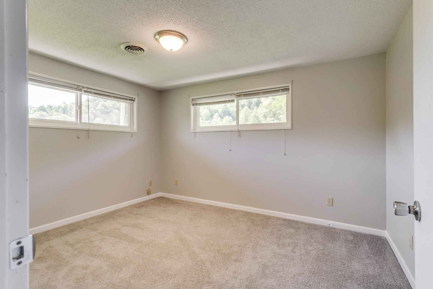 5772 Daniel Boone Road Gate City, VA 24251 - Photo 27 of 34 54