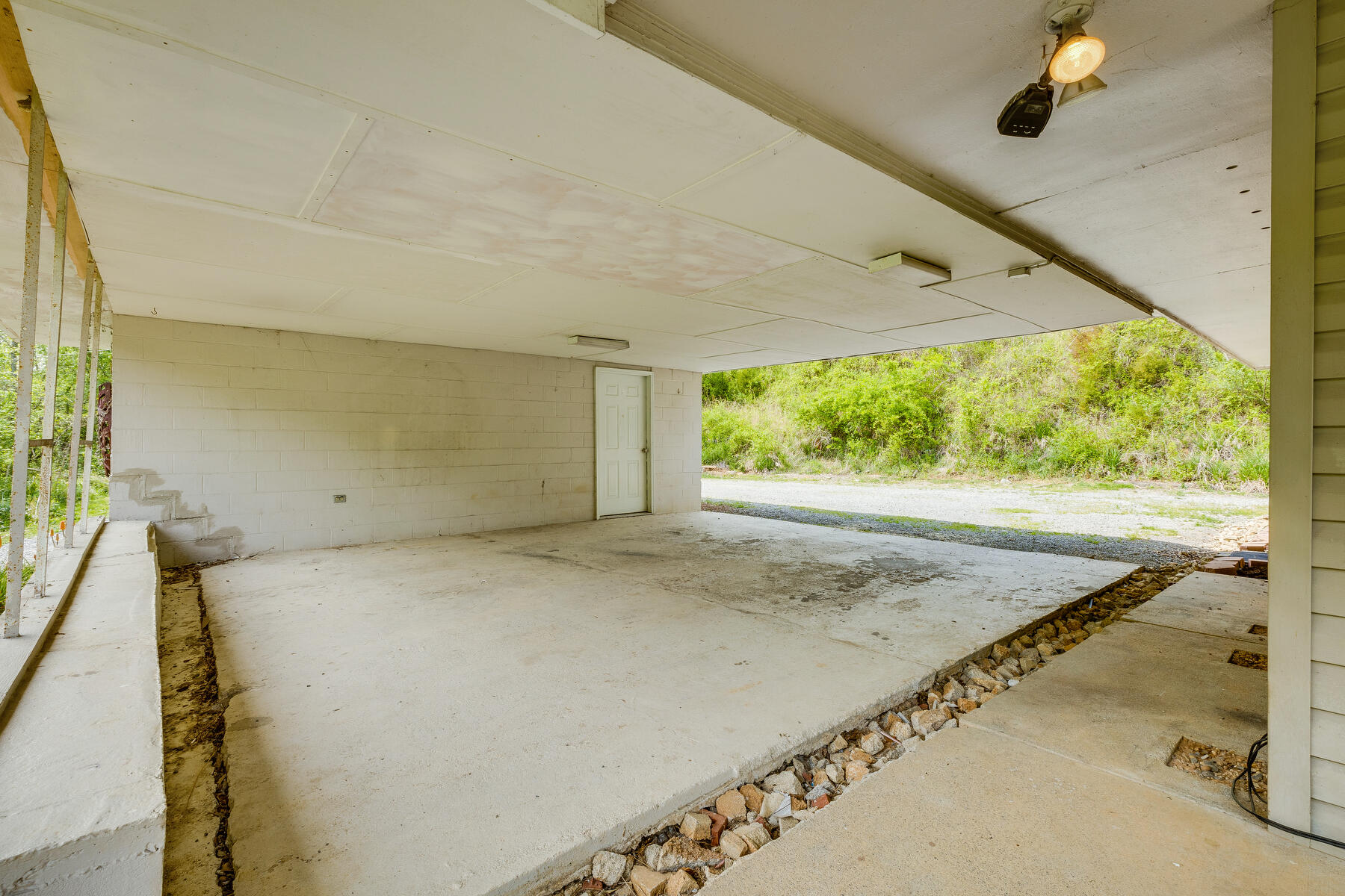 5772 Daniel Boone Road Gate City, VA 24251 - Photo 29 of 34 58