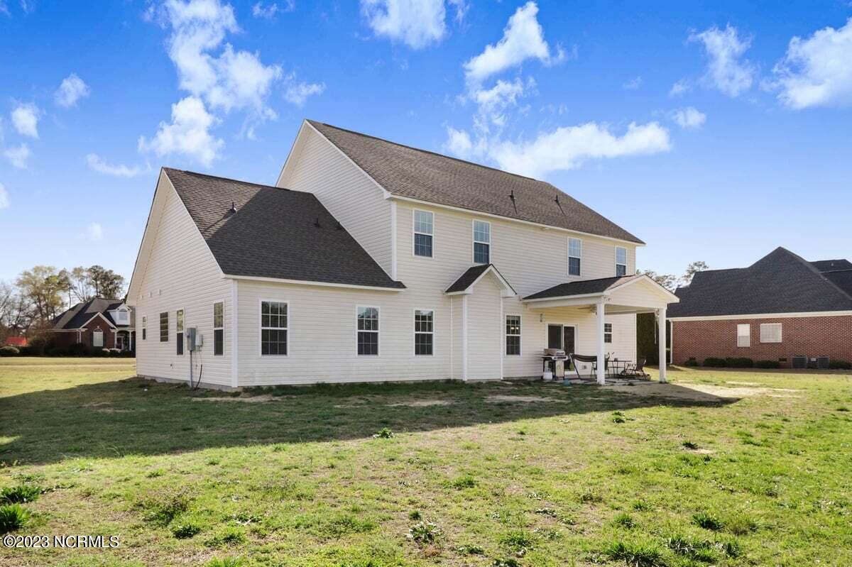 407 Pointe Drive La Grange, NC 28551 - Photo 3 of 41 407 Pointe Dr-6