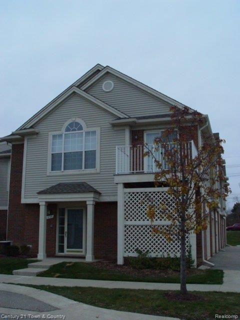 1836 Flagstone Circle, Unit 43 Rochester, MI 48307 - Photo 1 of 18 BOULDER RIDGE - NEW IN 2003!