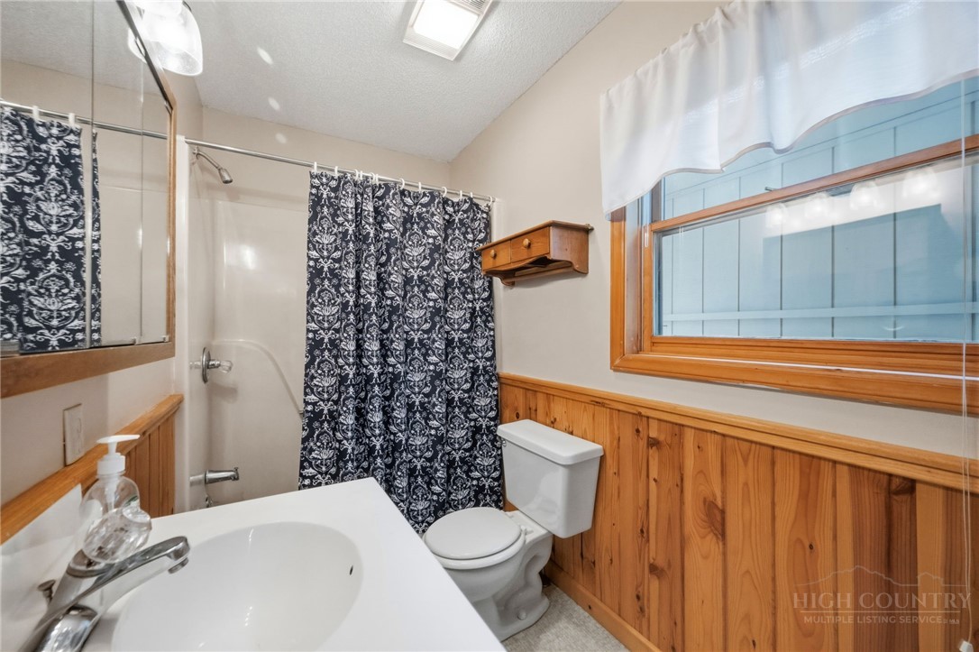 83 Pine Ridge Loop Newland, NC 28657 - Photo 10 of 32