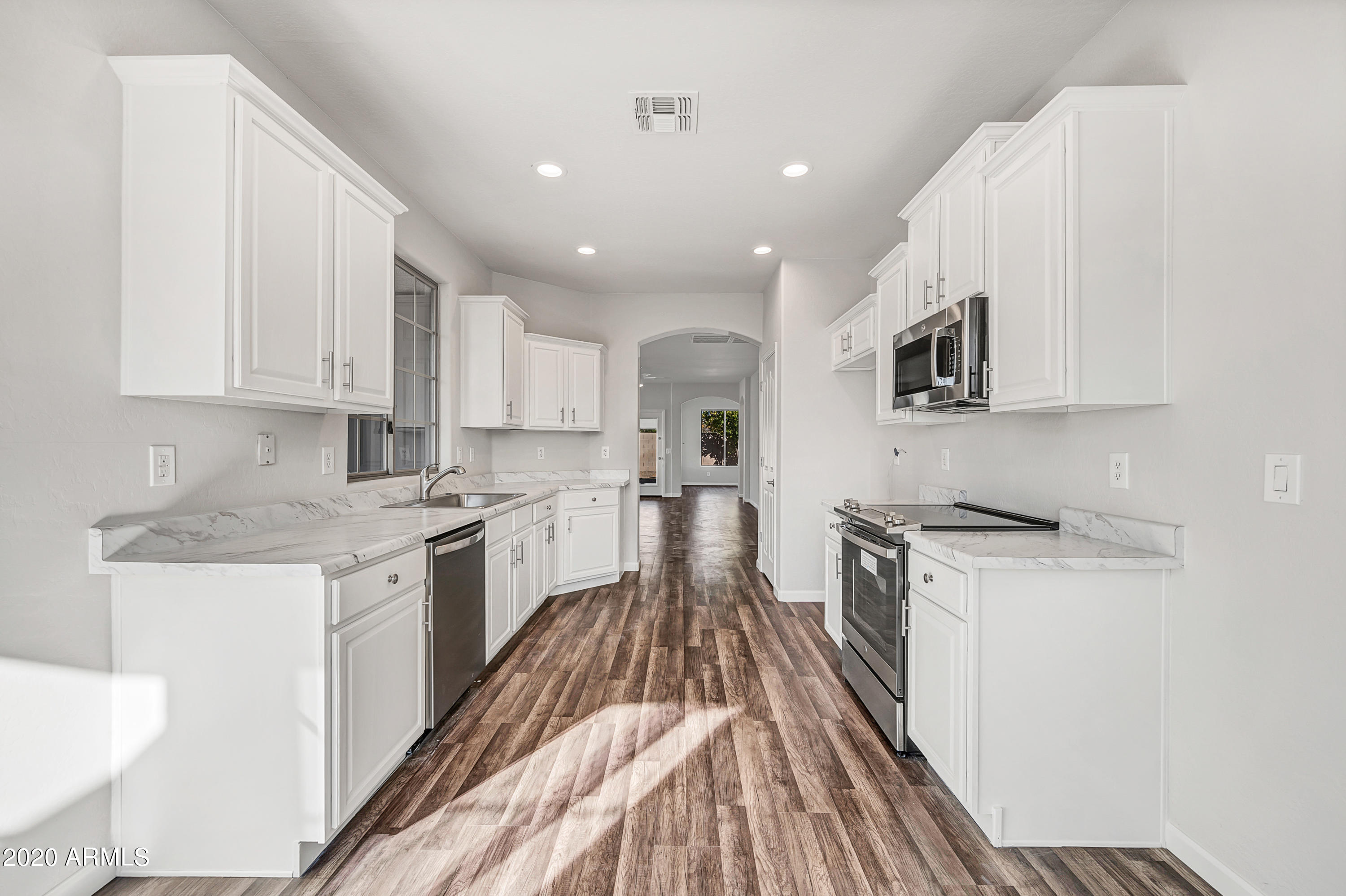10106 West Payson Road Tolleson, AZ 85353 - Photo 3 of 30 Kitchen