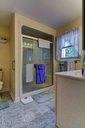 805 Cassville Road Jackson, NJ 08527 - Photo 14 of 36 805 Cassville Rd Jackson NJ-small-003-Ma