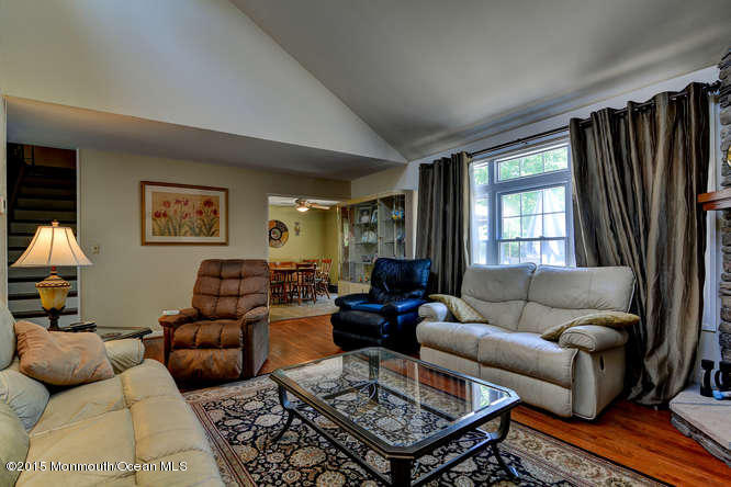 805 Cassville Road Jackson, NJ 08527 - Photo 6 of 36 805 Cassville Rd Jackson NJ-small-011-Li