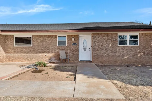 $205,000 | 1518 Ruskin Cir Drive, Dimmitt, TX 79027