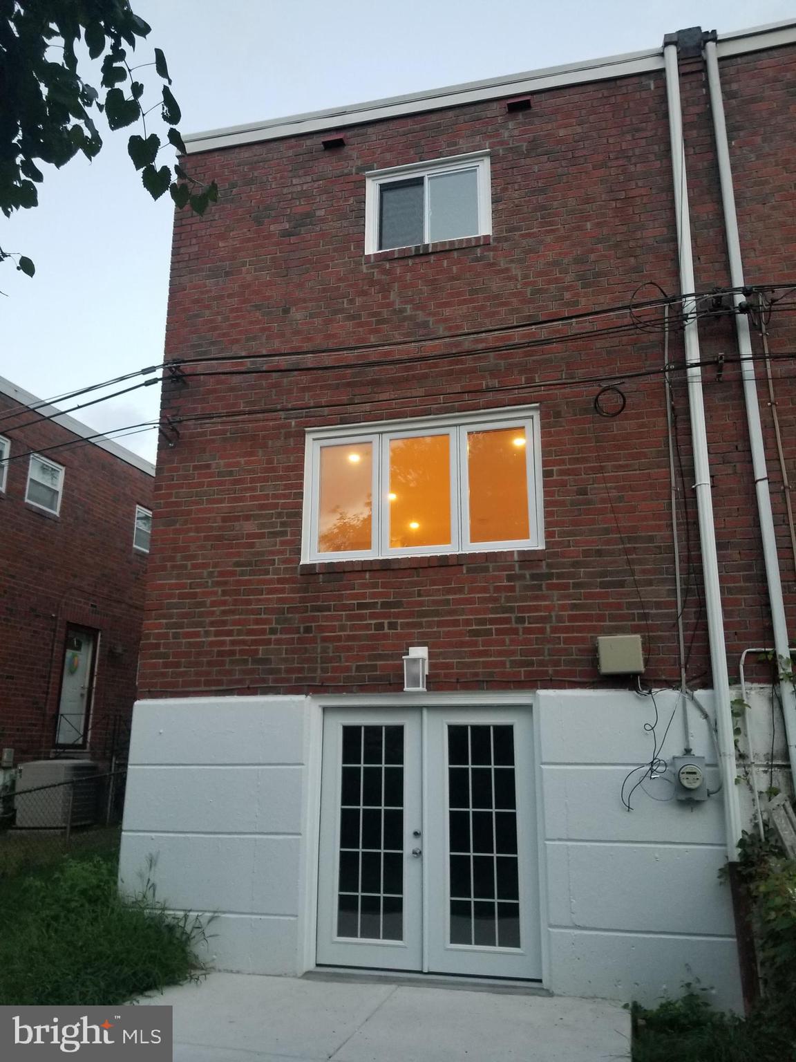 2868 Welsh Road Philadelphia, PA 19152 - Photo 18 of 22 Exterior rear