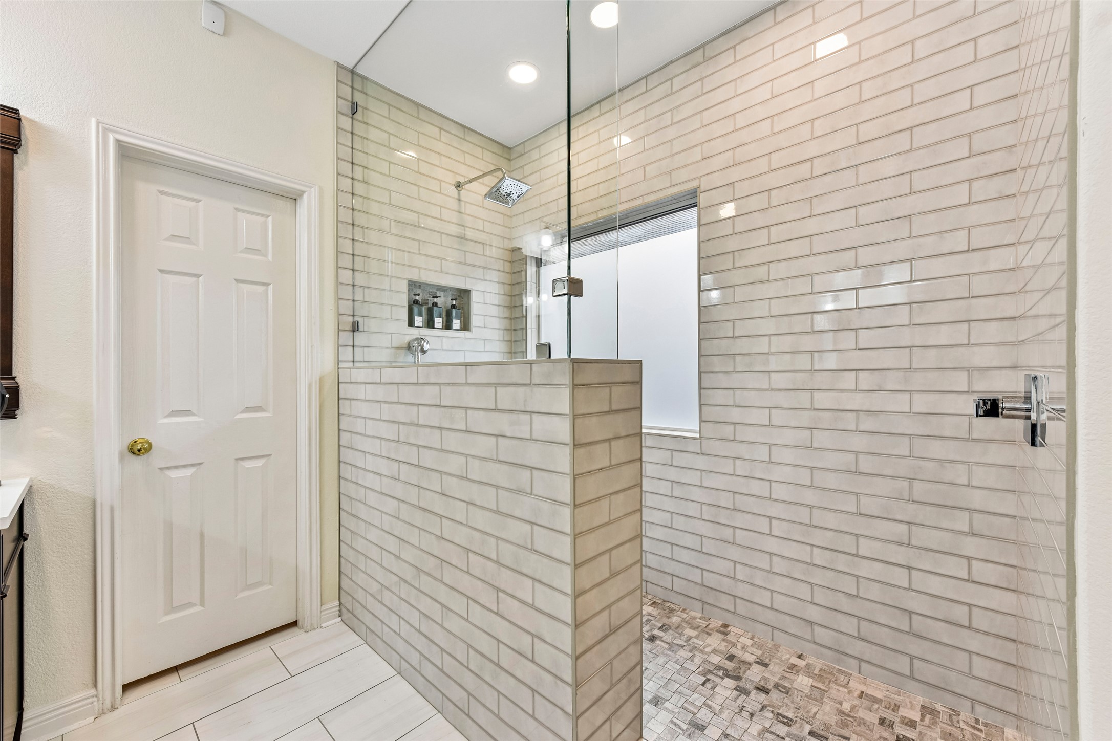 10216 Anahuac Trail Austin, TX 78747 - Photo 27 of 39 a bathroom with a shower