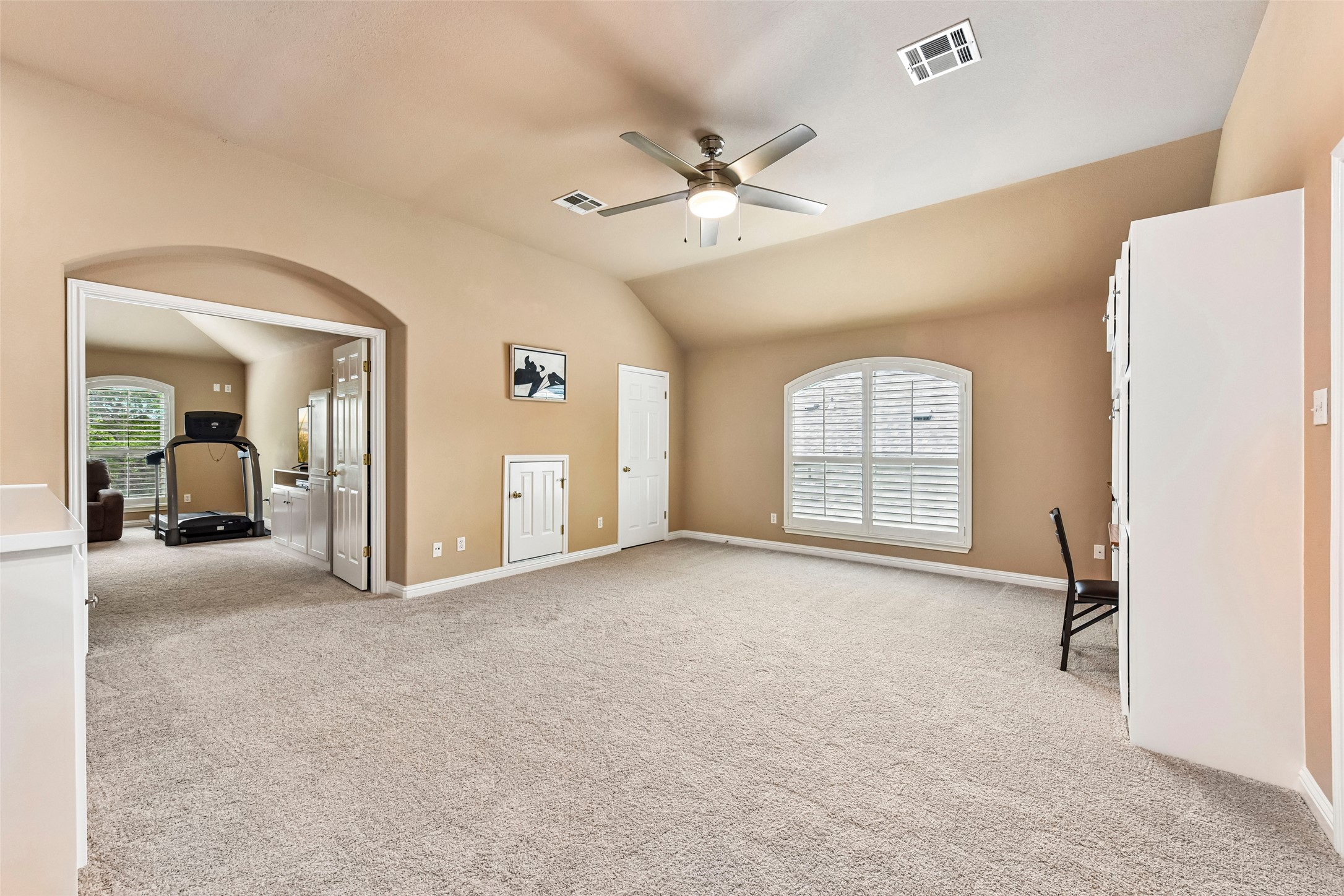 10216 Anahuac Trail Austin, TX 78747 - Photo 28 of 39 a view of a livingroom with a staircase