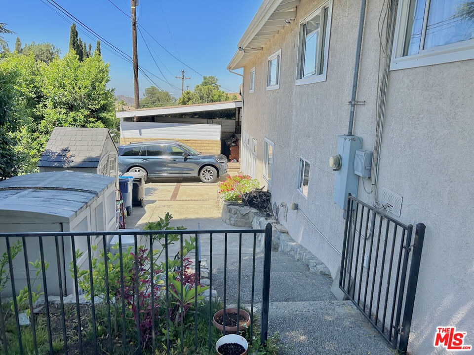 10205 Fairgrove Avenue Tujunga, CA 91042 - Photo 15 of 21 a view of a balcony