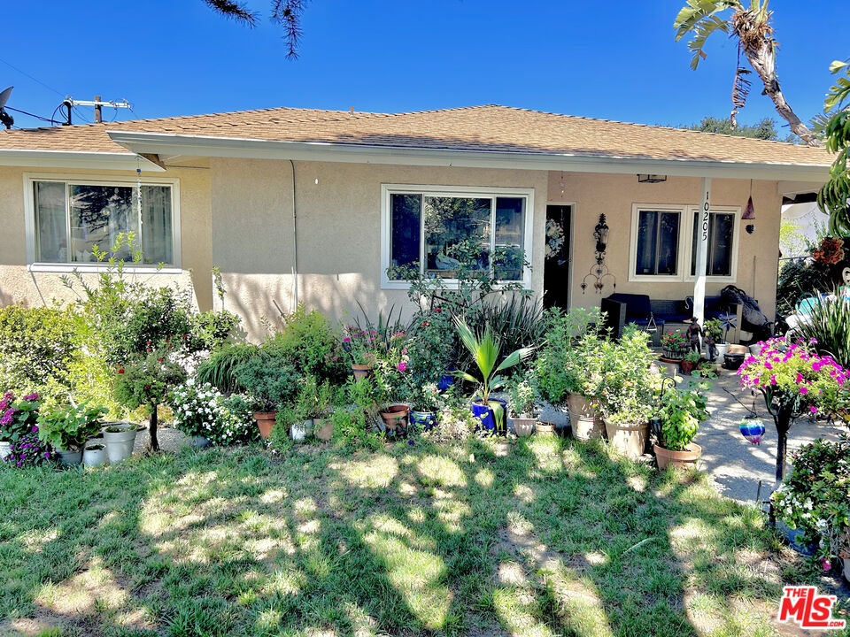 10205 Fairgrove Avenue Tujunga, CA 91042 - Photo 2 of 21 front view of a house