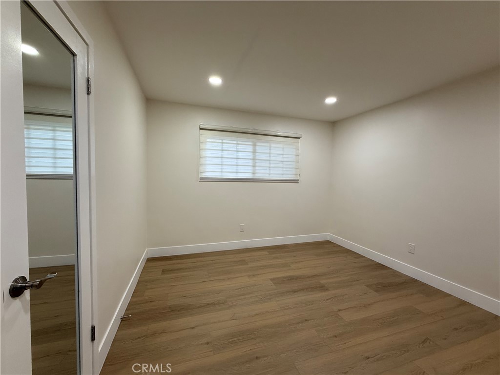 9123 Woodley Avenue North Hills, CA 91343 - Photo 23 of 33