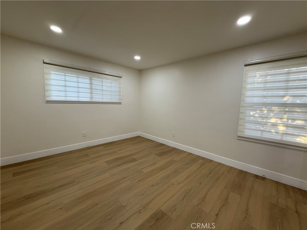 9123 Woodley Avenue North Hills, CA 91343 - Photo 24 of 33