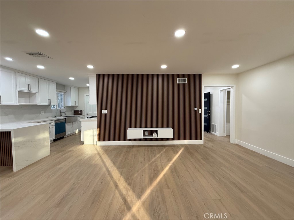 9123 Woodley Avenue North Hills, CA 91343 - Photo 33 of 33