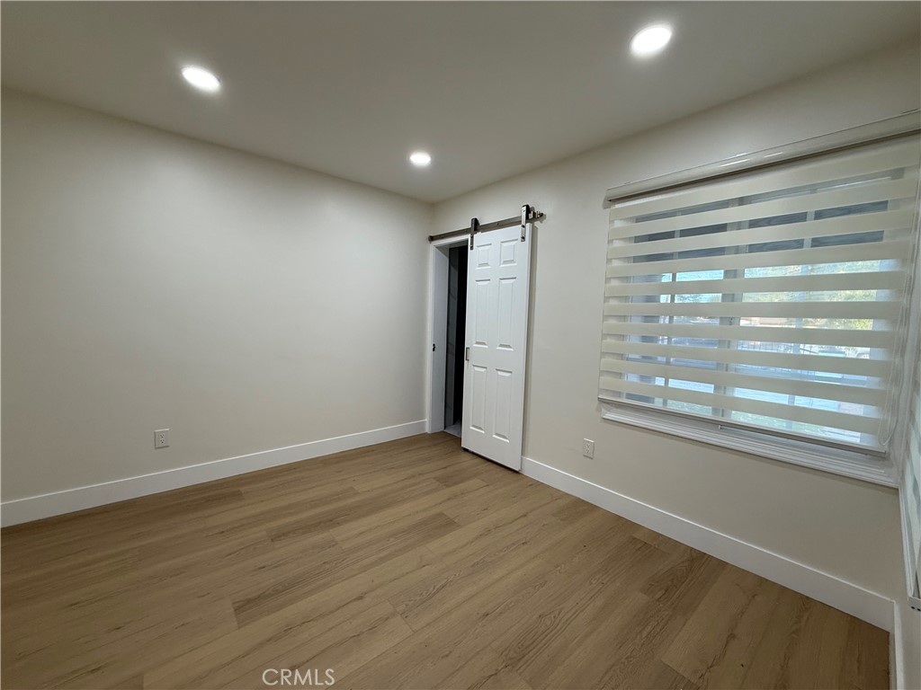 9123 Woodley Avenue North Hills, CA 91343 - Photo 4 of 33