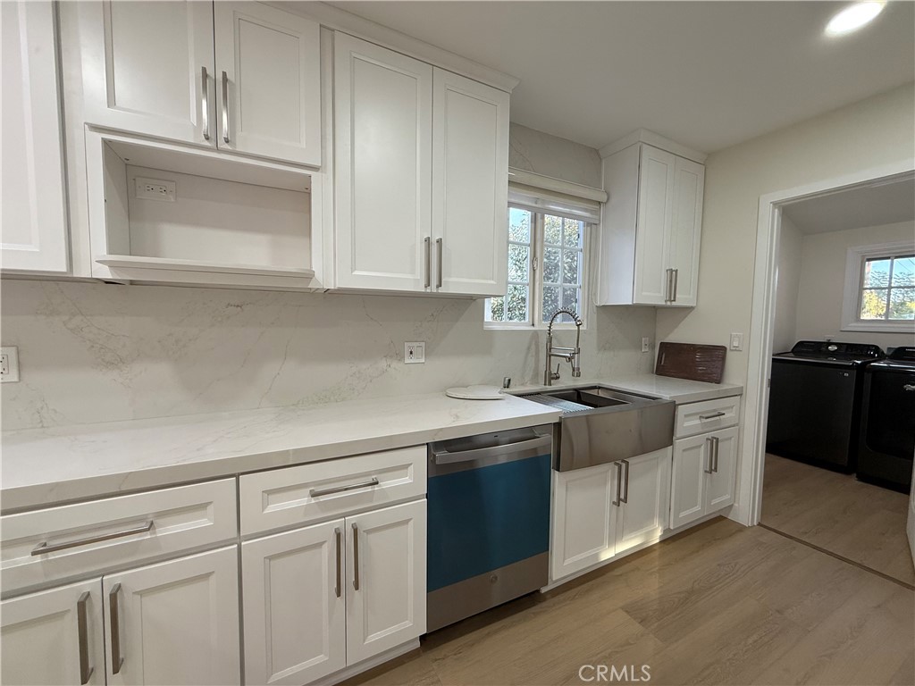 9123 Woodley Avenue North Hills, CA 91343 - Photo 10 of 33